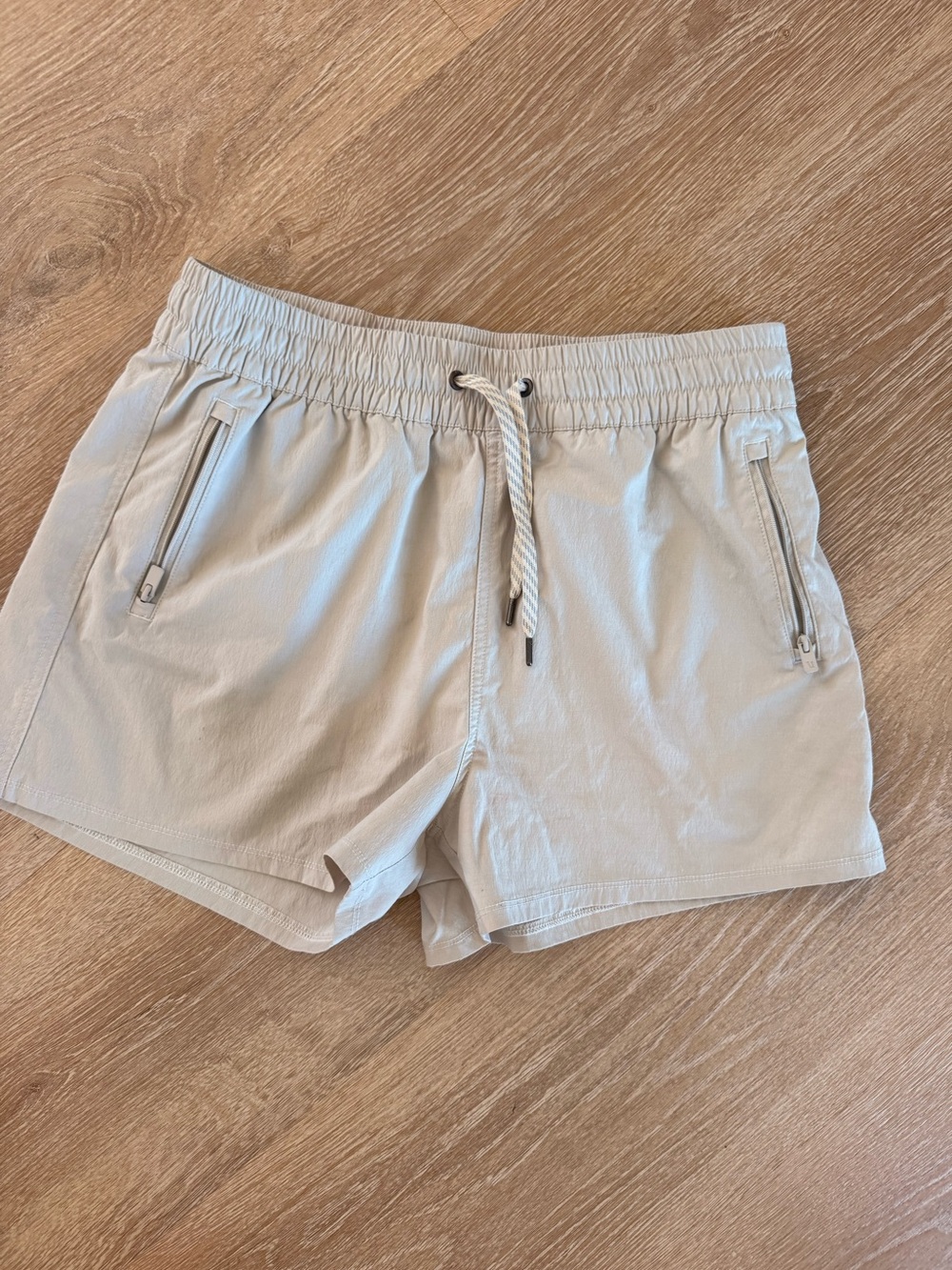 VUORI | Birch shorts (cream)